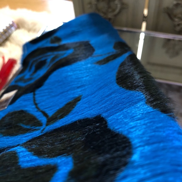 Dyed Genuine Cow Hyde w/ Fur Leather Hand Clutch - Picture 6 of 9